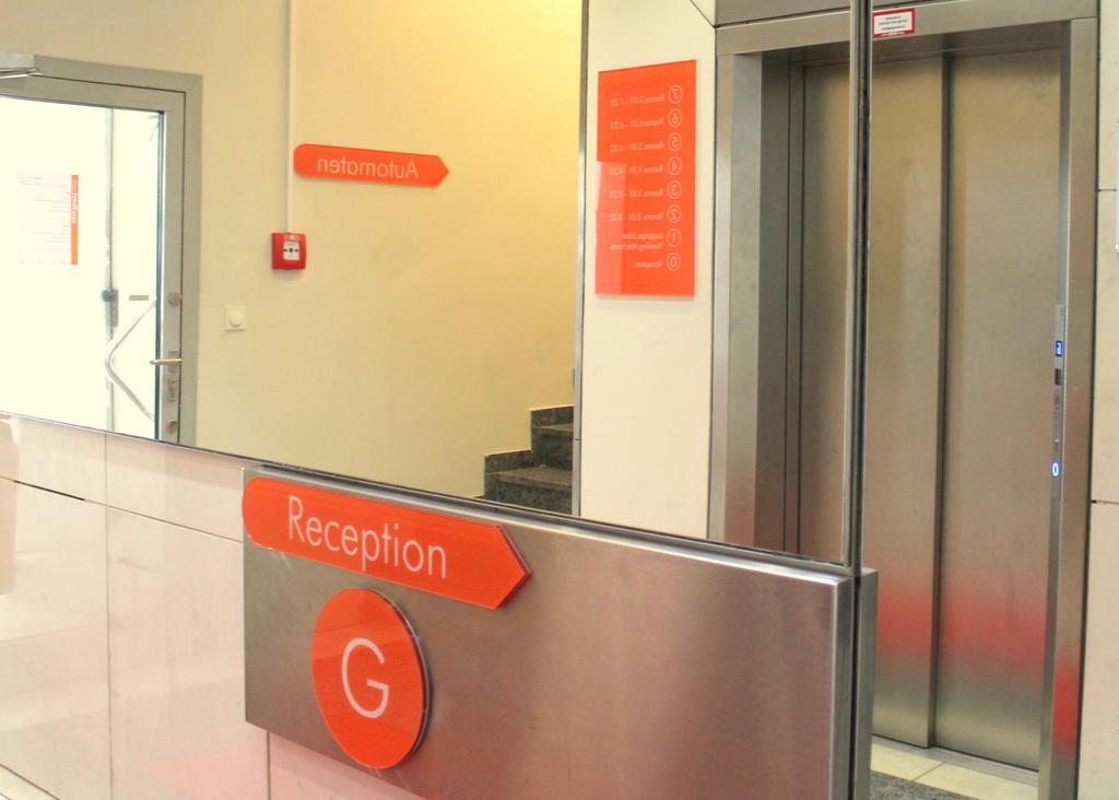 Easyhotel Frankfurt City Center Frankfurt am Main Exterior foto