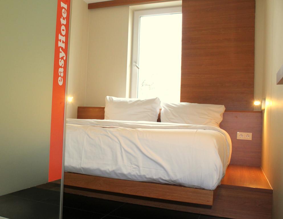 Easyhotel Frankfurt City Center Frankfurt am Main Quarto foto